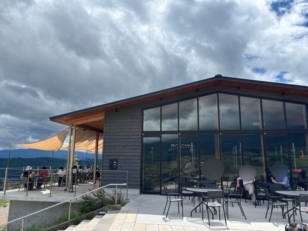 店の外からの写真